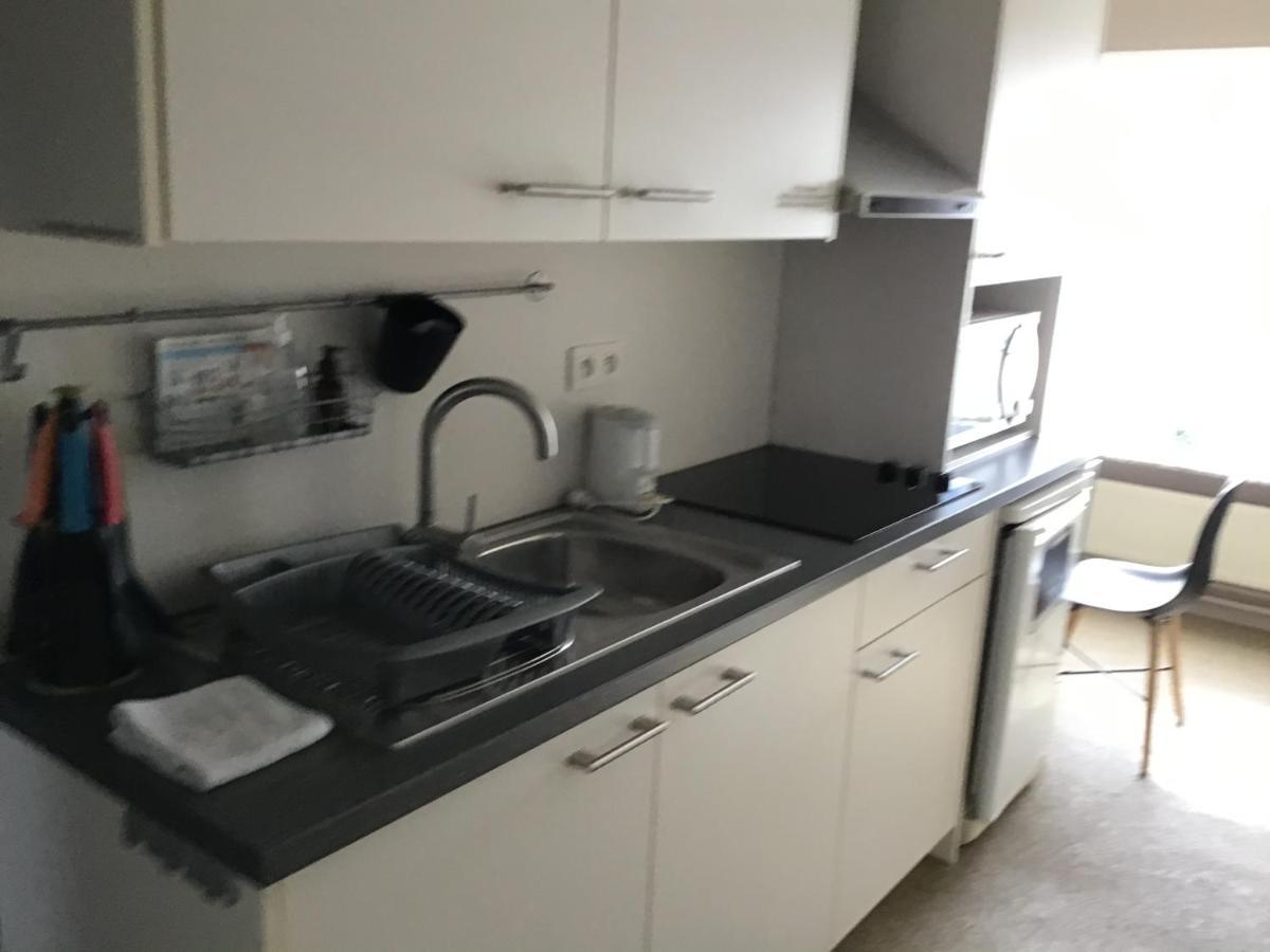 Guesthouse De Steenberg 2 x tweepersoonskamers met private kitchenette, grote badkamer, tuinzicht op de eerste verdieping Geel Buitenkant foto