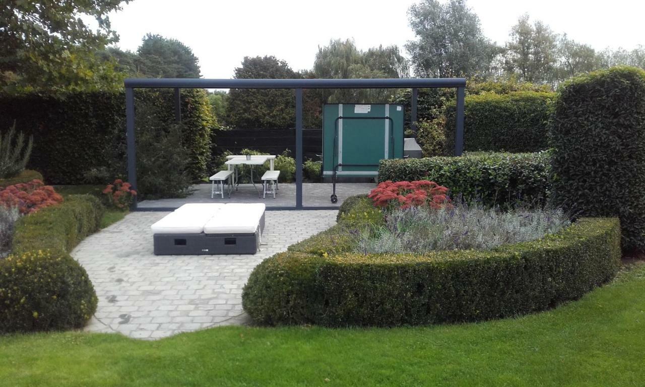 Guesthouse De Steenberg 2 x tweepersoonskamers met private kitchenette, grote badkamer, tuinzicht op de eerste verdieping Geel Buitenkant foto